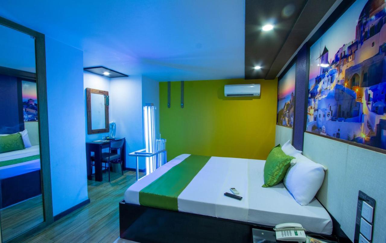 Eurotel Vivaldi Araneta Quezon City Εξωτερικό φωτογραφία