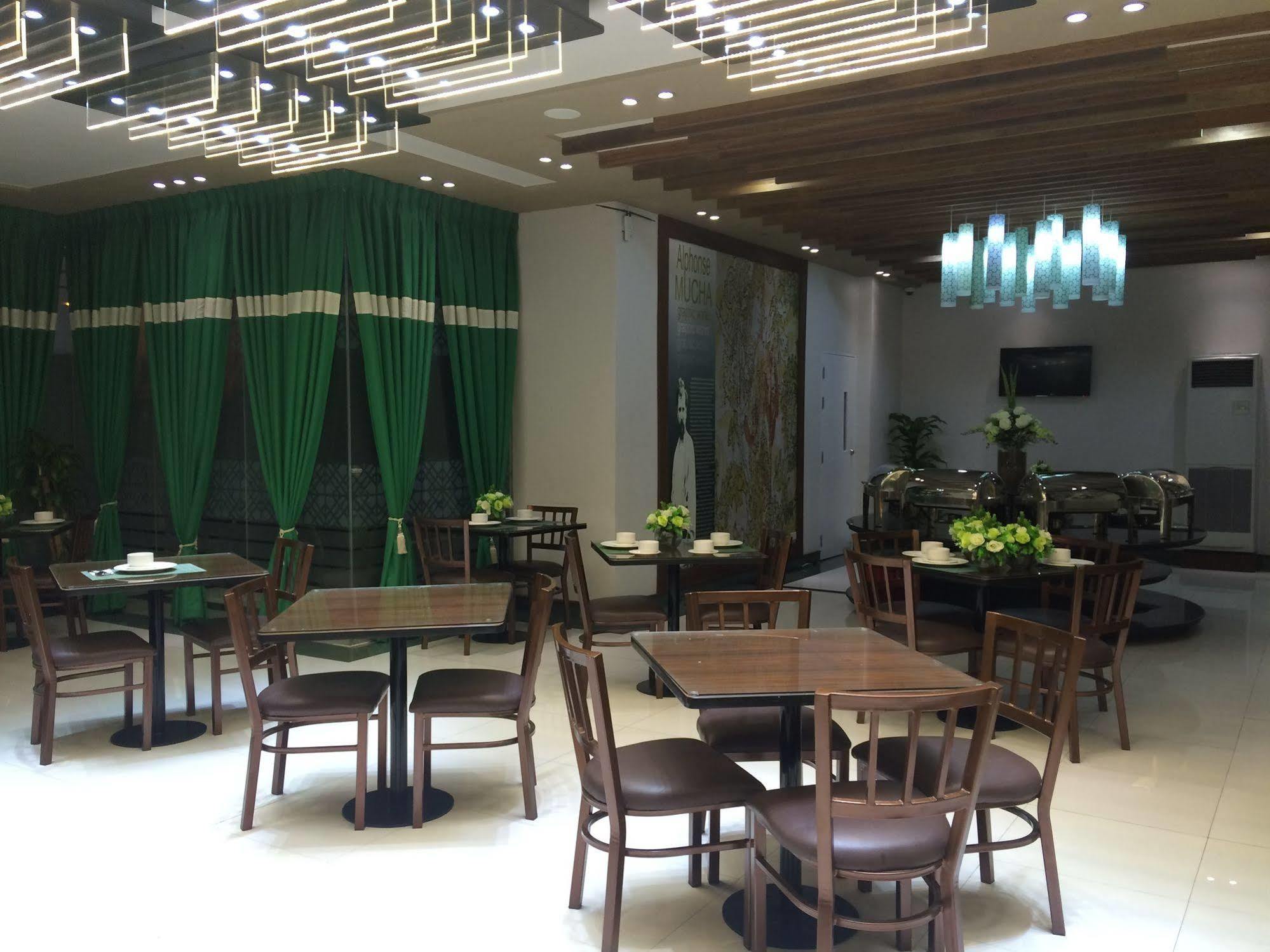 Eurotel Vivaldi Araneta Quezon City Εξωτερικό φωτογραφία